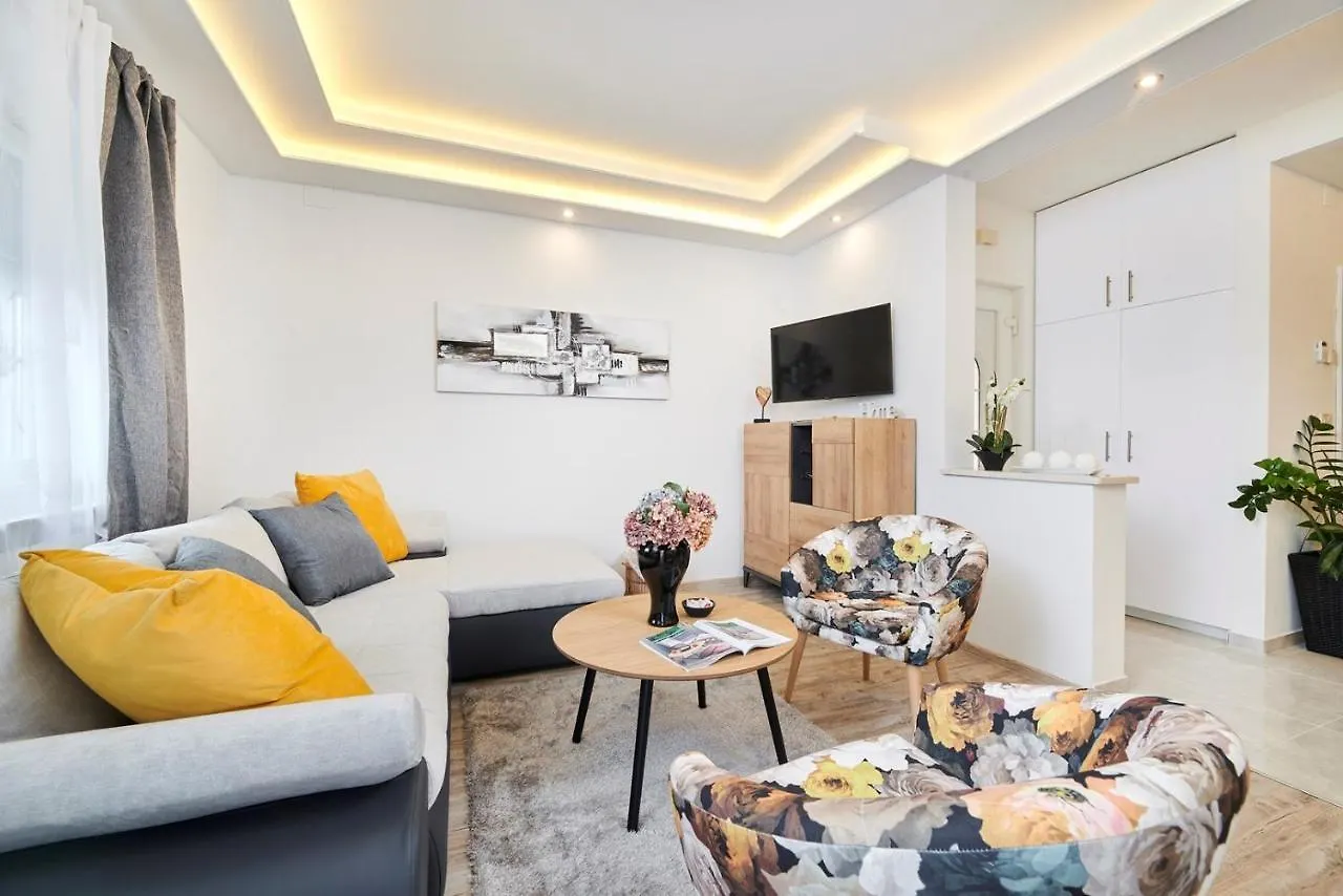 Apartment David With Private Hydro Massage Bath Umag 0*,